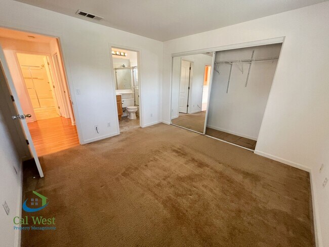 Building Photo - $3295 - 2BD/2BA Beautiful Palmia Condo Near Cottle Road & 85 Available Now!
