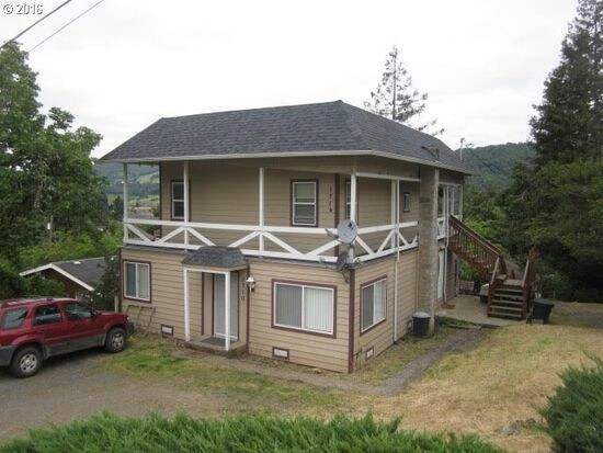 Building Photo - 1714 SE Giles St
