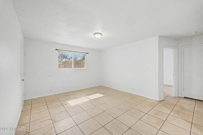 Building Photo - 2931 E Beck Ln