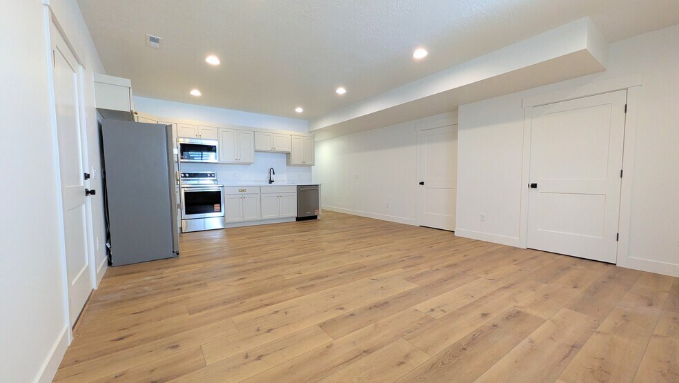 Building Photo - 217 W Hackberry Rd