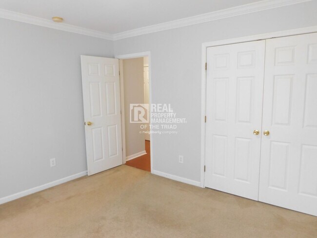 Building Photo - 3 Bed / 2 Bath Home Near UNCG