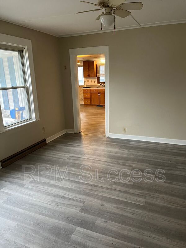 Building Photo - 28 4th St