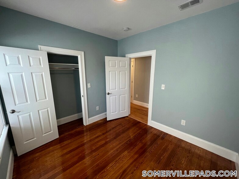 Building Photo - 33 Hancock St