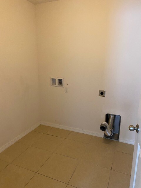 Building Photo - 610 Silverthorn Pl