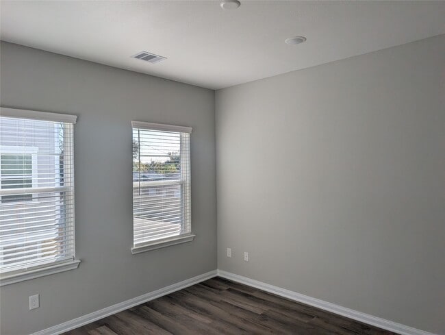 Building Photo - 9912 A Clark Rd