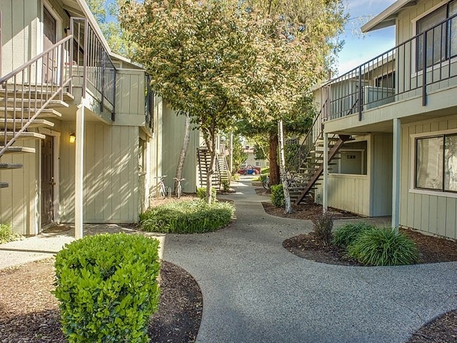 Building Photo - Birchwood