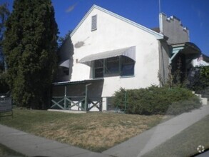 Building Photo - 614 Yakima St