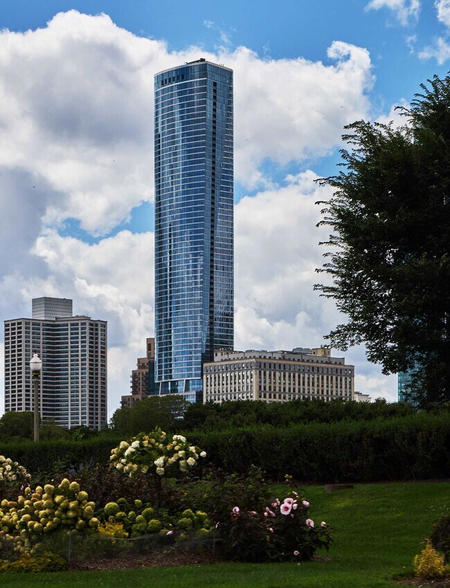 Building Photo - 1006 S Michigan Ave