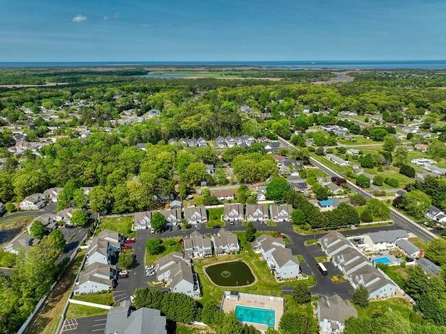 Building Photo - Year-round rental - 4 br 2.5 ba Twin Home in Seabright Village – East of Route 1