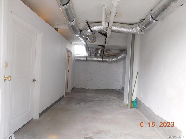 Building Photo - 27 Fremont St