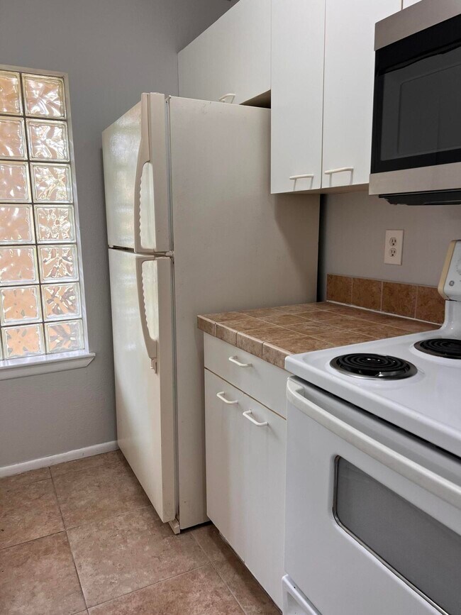 Building Photo - 4799 Via Palm Lakes