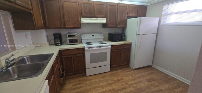 Building Photo - 1200 NW 87th Ave