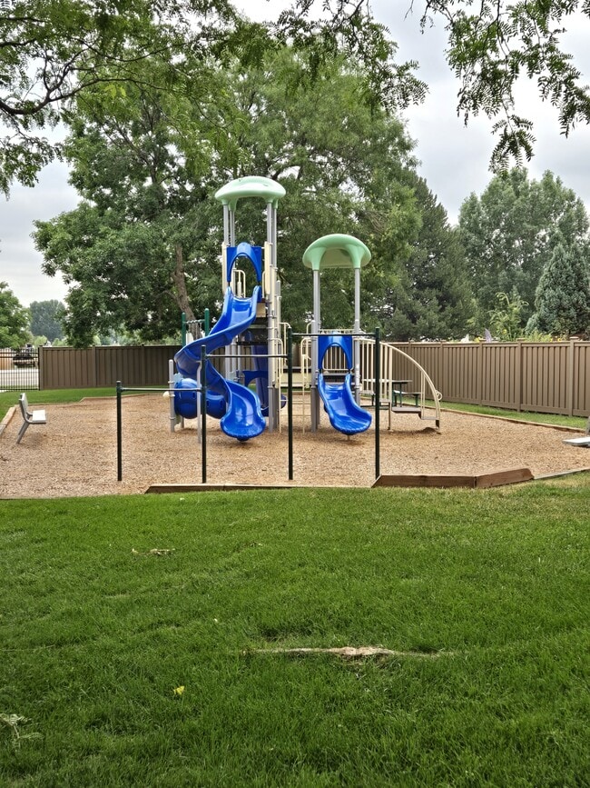 Building Photo - 5225 White Willow Dr
