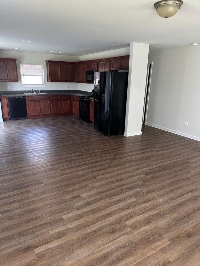 Building Photo - Owens Cross Roads/New Hope Area