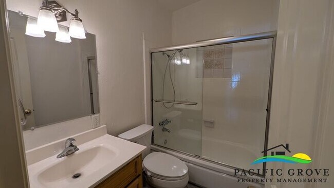 Building Photo - Bright and Cozy 3 Bedroom Home In Pacific ...