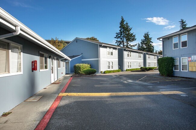 Building Photo - Glacier Park Apartments