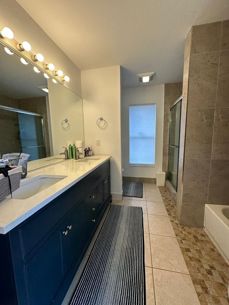 Building Photo - 22449 Middletown Dr