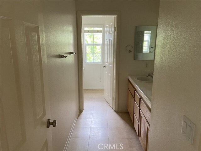 Building Photo - 2467 Taylor Ave