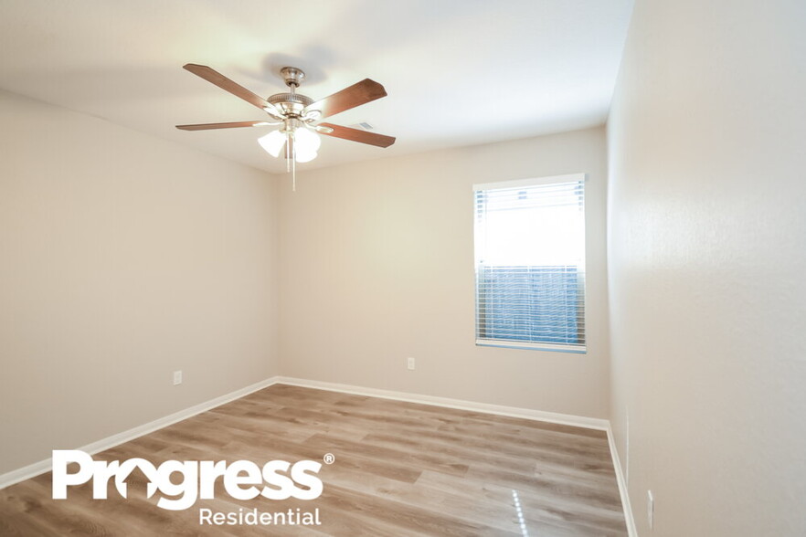 Building Photo - 135 Tonkawa Canyon Dr