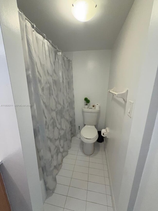 Building Photo - 16919 N Bay Rd