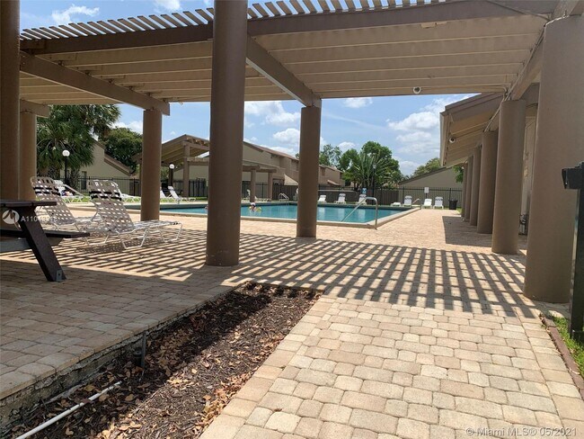 Building Photo - 8055 SW 21st Ct