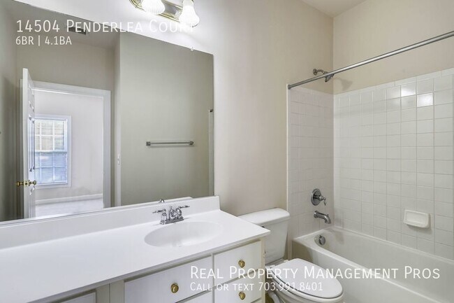 Building Photo - 14504 Penderlea Ct