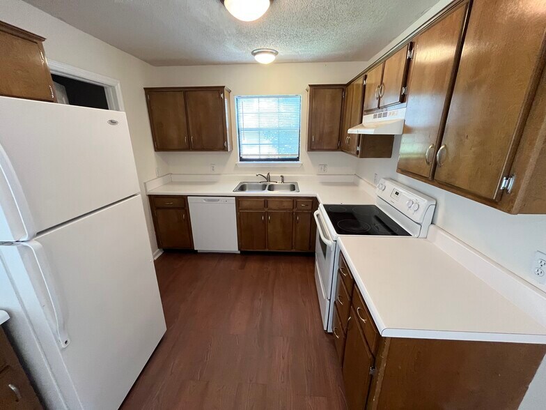 Building Photo - 1319 Stratton Place Dr