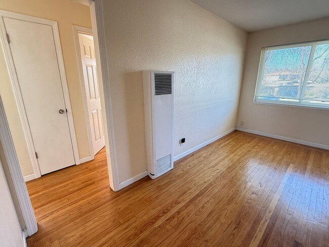 Building Photo - 1265-1271 Parkington Ave