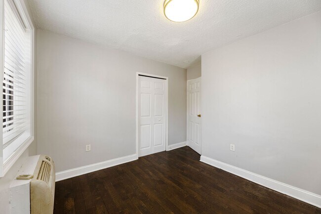 Building Photo - Upgraded 2 Bed on Galveston Street SW!  Ap...
