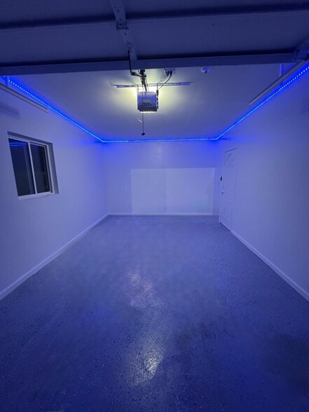 Building Photo - 1550 Frebis Ave