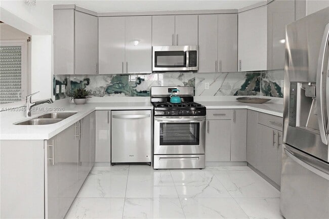 Building Photo - 1510 Hayes St