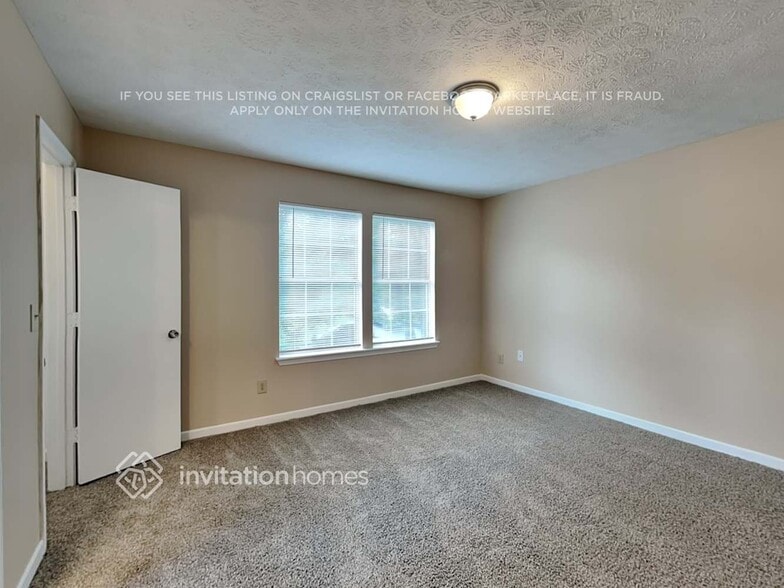 Building Photo - 245 Gemstone Pl