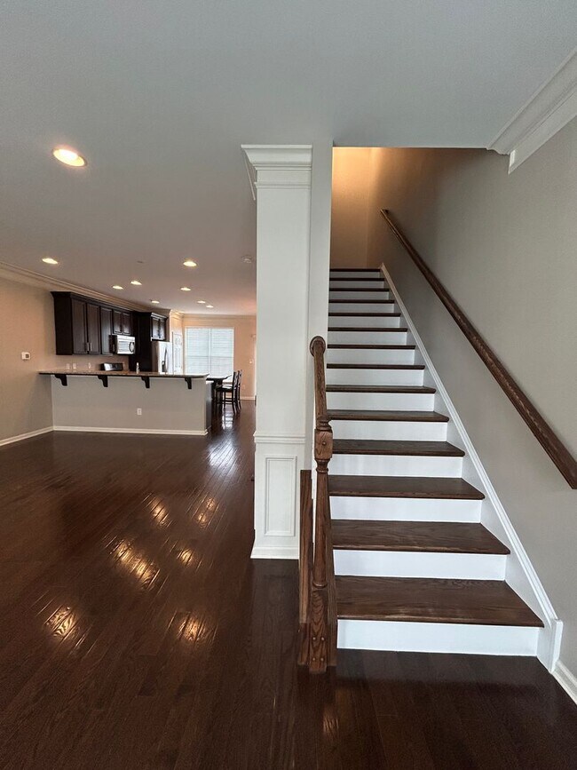 Building Photo - 1379 Parish Ave
