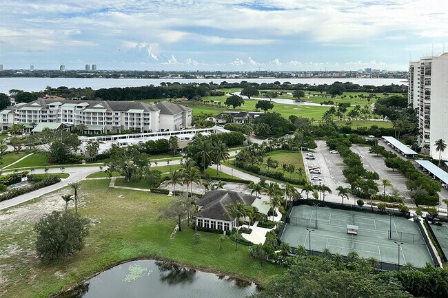 Building Photo - 2480 Presidential Way