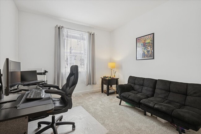 Building Photo - 5 Lake Vista Ct