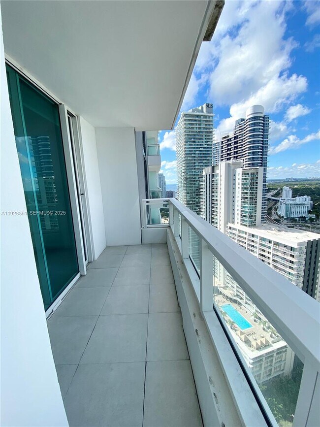 Building Photo - 1080 Brickell Ave