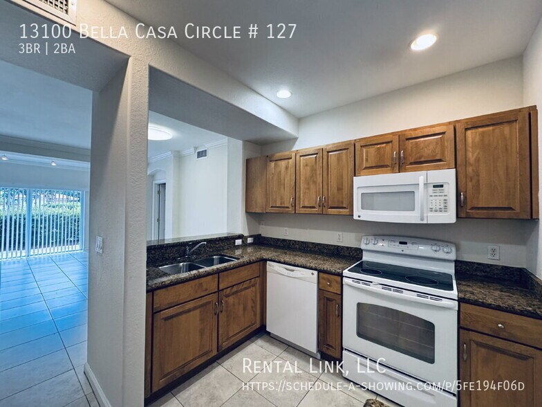 Building Photo - 13100 Bella Casa Cir