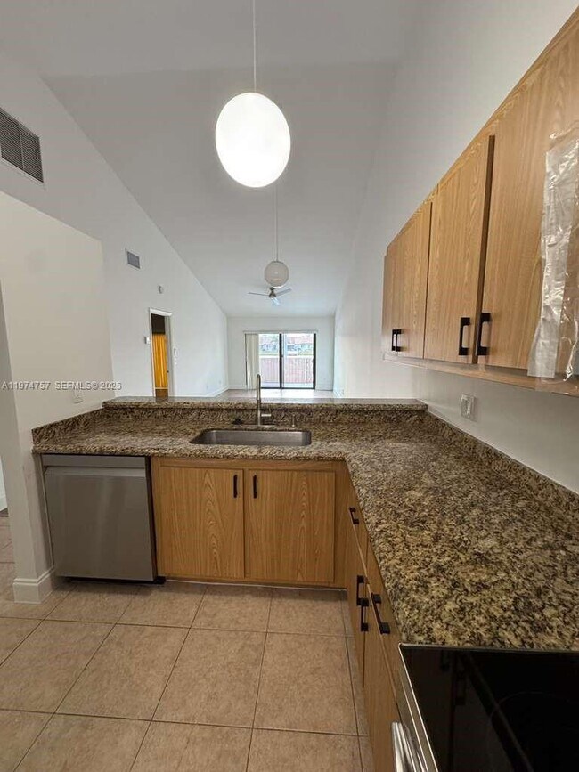 Building Photo - 5763 N Park Rd