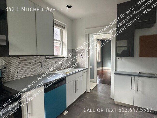 Building Photo - 842 E Mitchell Ave