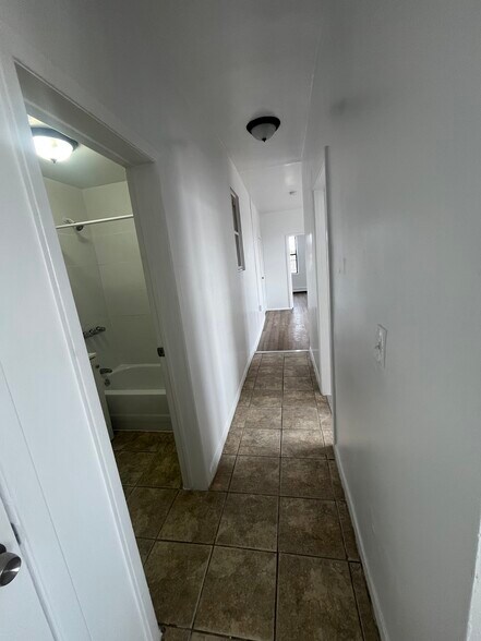 Building Photo - 29 Elmwood Ter