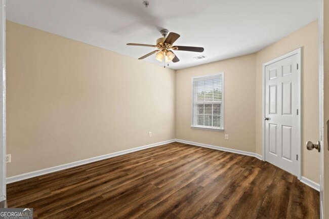 Building Photo - 3323 Castleberry Village Cir