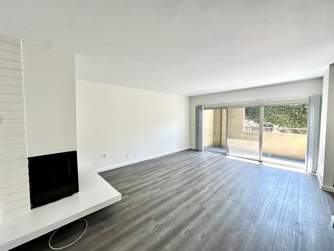 Building Photo - 7708 Paseo Del Rey