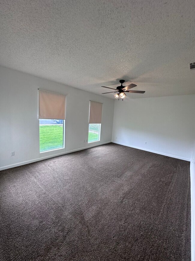 Building Photo - Lemooore home coming soon!