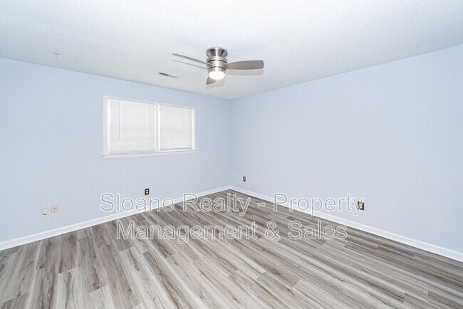 Building Photo - 176 Foxborough Rd
