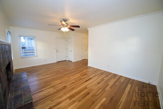 Building Photo - 1740 S Yorktown Ave