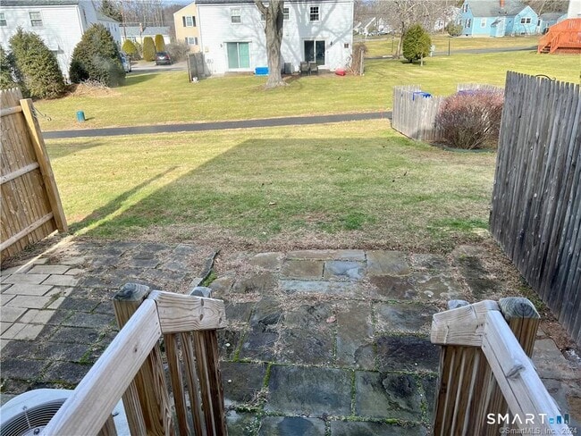 Building Photo - 15 Meadowrue Dr