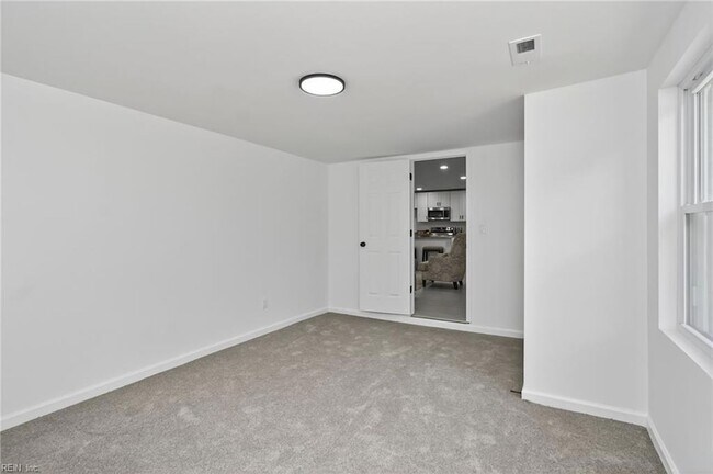 Building Photo - 13648 Track Ln