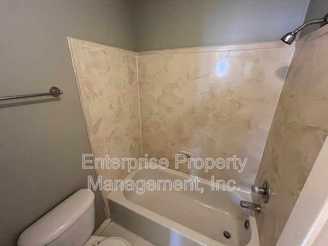 Building Photo - 9125 Cinderhill Cove E