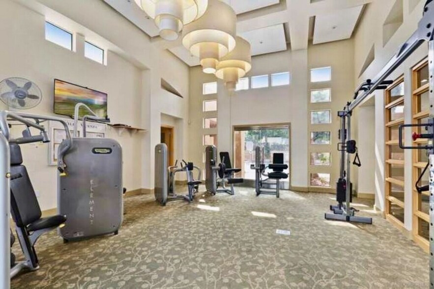 Building Photo - 8889 Caminito Plaza Centro