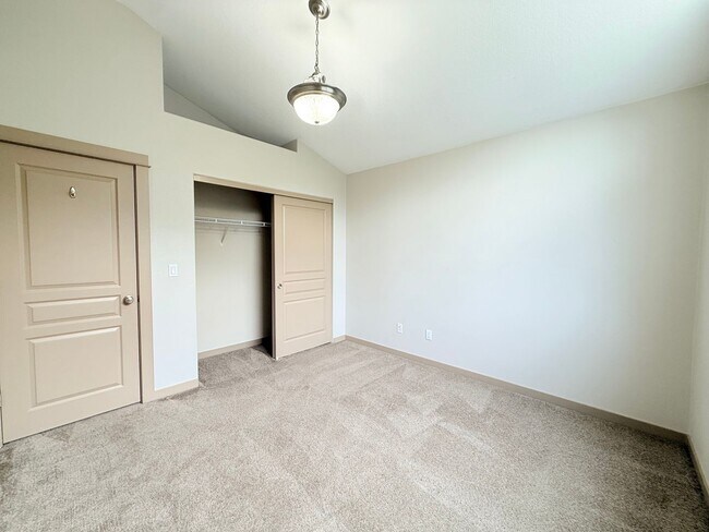 Building Photo - 9554 SW 153rd Ave